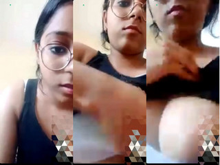 Indian Girl Shows Boobs On Vc